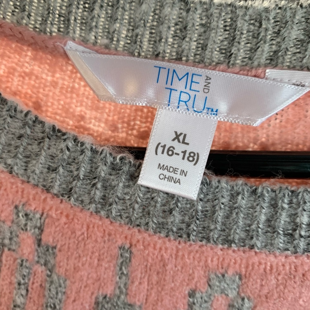 Two sweaters - Picture 2 of 2